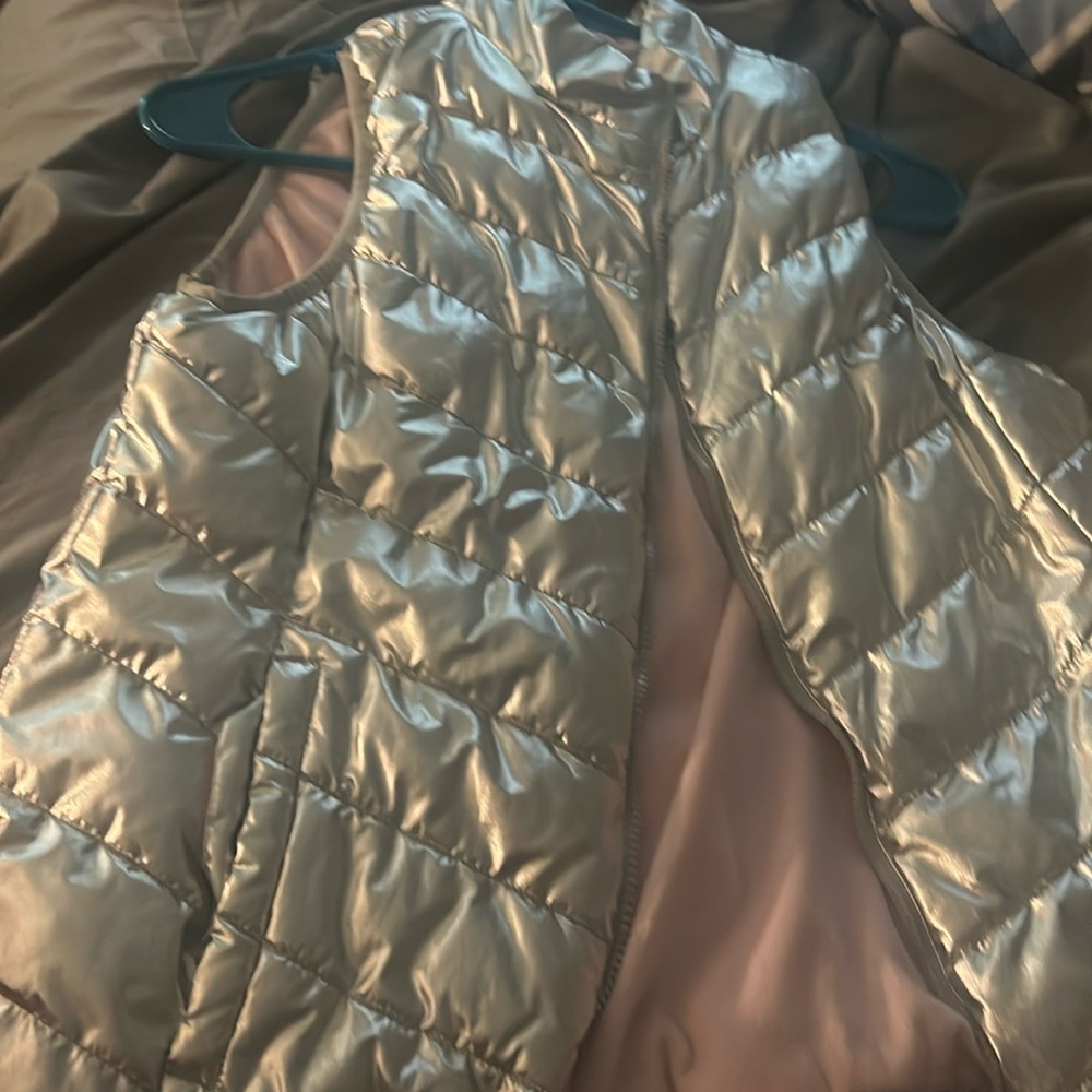 Don’t fit size medium color, gray